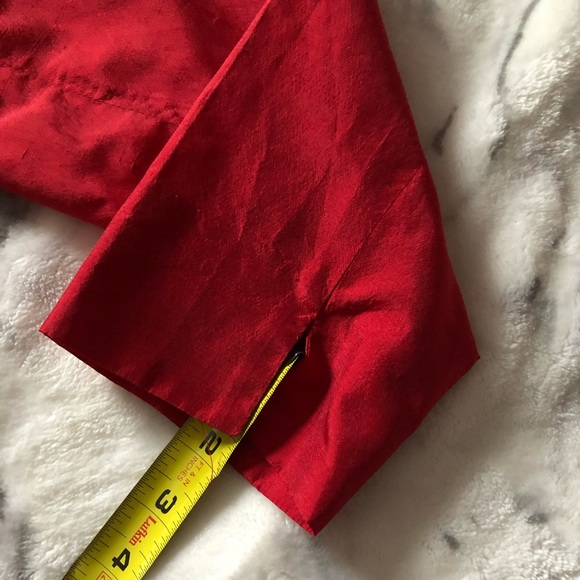 Tabi Red Silk lounge jacket - Picture 3 of 10